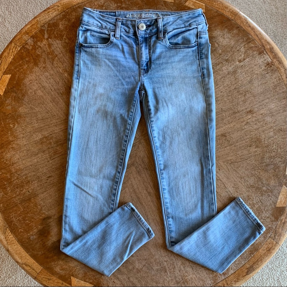 American Eagle Light Blue Jeans - Picture 2 of 4